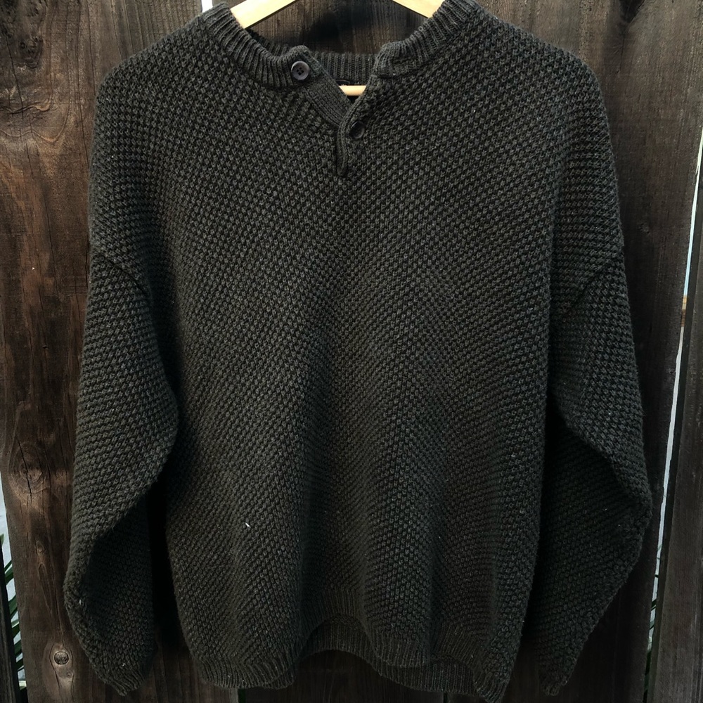 Vintage dark green knitted sweater